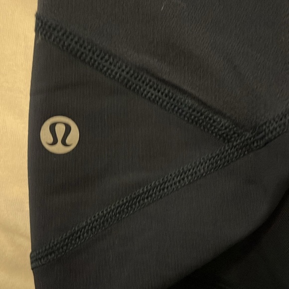 Lululemon Swift Speed 25" leggings. Size 6. Navy - Picture 4 of 4